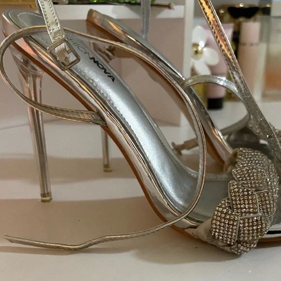 Fashion Nova Metallic Silver Heels - Picture 2 of 2
